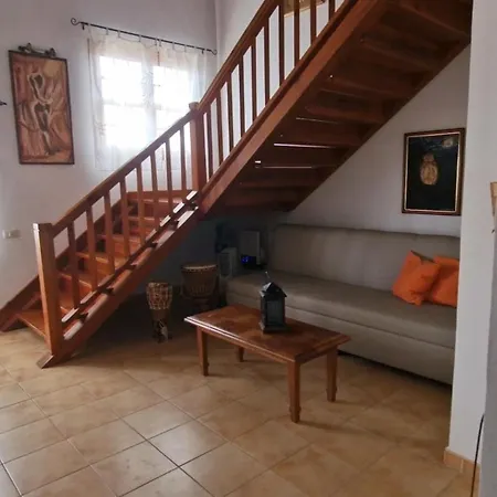 בית נופש La Chosita איקוד דה לוס וינוס