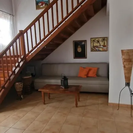 车斯塔度假屋 *